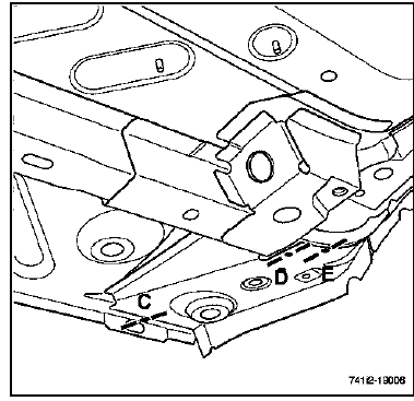 Traverse latérale avant 