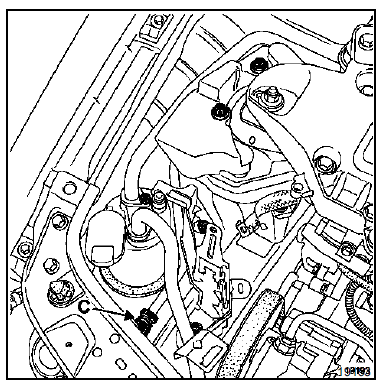 A l'aide d'une pince à bec long, sortir le détendeur.