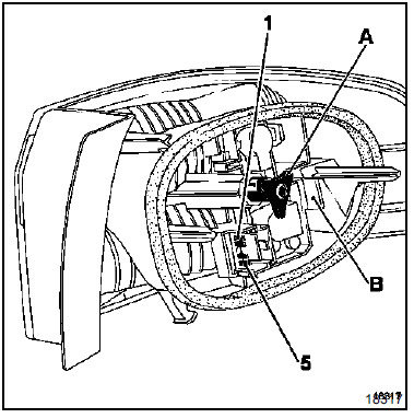 Pour avoir accès aux lampes, déclipser le portelampes