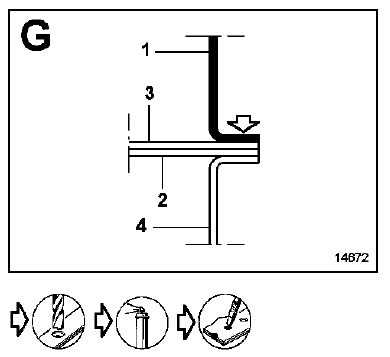 Traverse avant sous siège avant