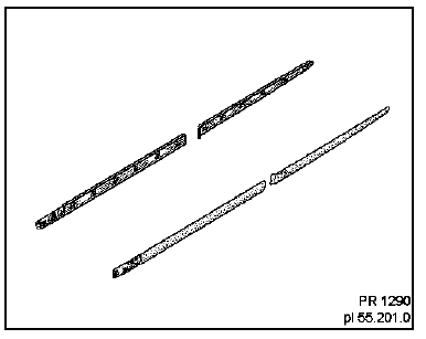 DEPOSE de la baguette de porte avant