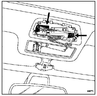 Débrancher les deux connecteurs du moteur de toit